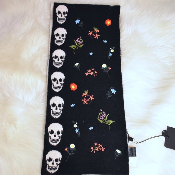 Skull Cashmere | Reversible Skull and Floral Scarf - Picture 3 of 11